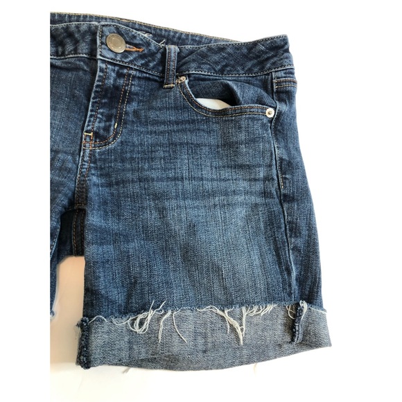 American Eagle Low Rise Favorite Boyfriend Mid Length Denim Shorts - Picture 4 of 13